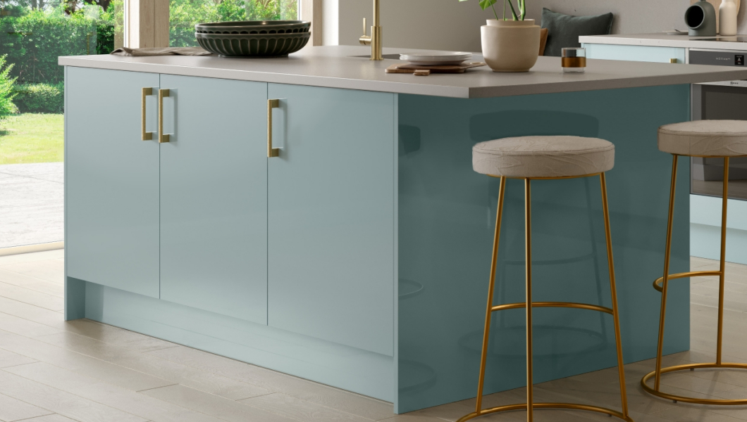 Zurfiz Ultra-Gloss Metallic Blue Close-up